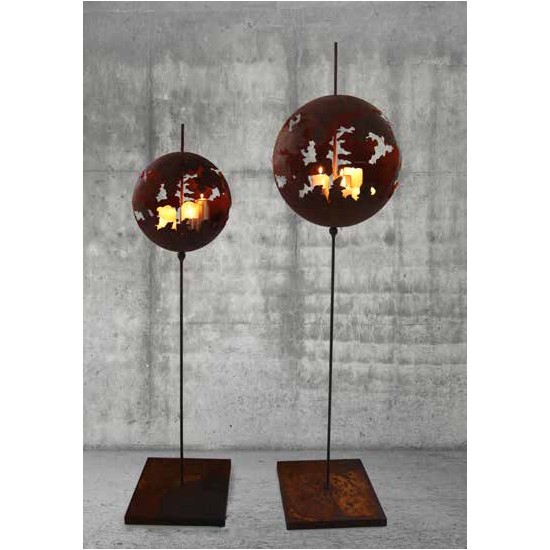50 cm Dekokugeln in Rost Optik Risskugel Ø 50 cm  auf Podest mit Stab 
Kugel 50 cm Durchmesser
Höhe 170 cm
Podest 40 cm x 40 