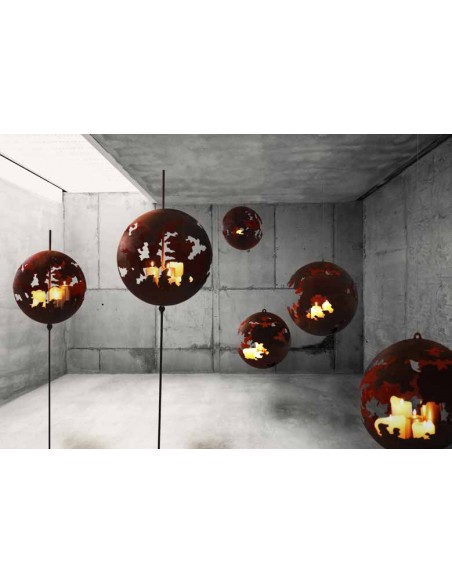 50 cm Dekokugeln in Rost Optik Risskugel Ø 50 cm  auf Podest mit Stab 
Kugel 50 cm Durchmesser
Höhe 170 cm
Podest 40 cm x 40 