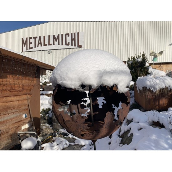 50 cm Dekokugeln in Rost Optik Risskugel Ø 50 cm  auf Podest mit Stab 
Kugel 50 cm Durchmesser
Höhe 170 cm
Podest 40 cm x 40 