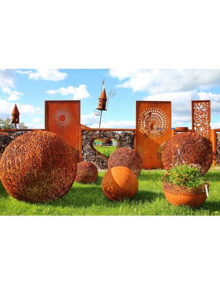 Metallkunst XXL XL Deko Kugel - Coureges -  Durchmesser 100 cm Edelrost Gartenkugel 
Aussergewöhnliche Kugel aus hunderten ei Metallkunst XXL XL Deko Kugel - Coureges -  Durchmesser 100 cm Edelrost Gartenkugel 
Aussergewöhnliche Kugel aus hunderten ei