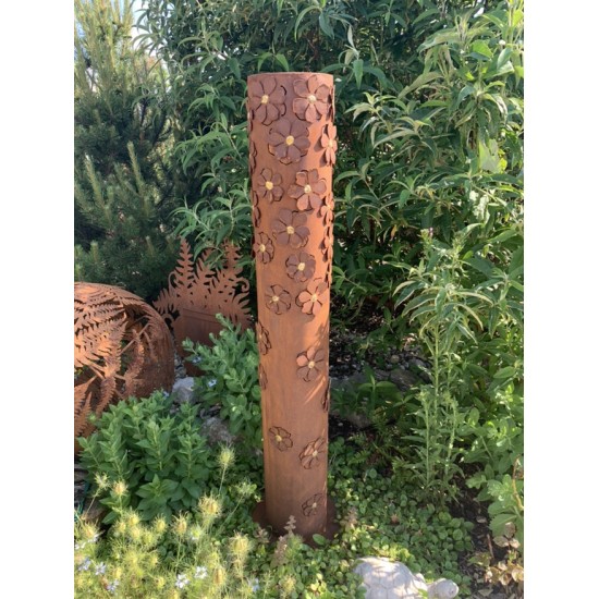 Gartendeko Rost Blütentraum Rostsäule - 120 cm hoch 
Schmale Rostsäule mit vielen aufgesetzten Blüten mit Goldpunkten
Höhe: 12