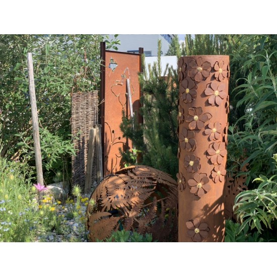 Gartendeko Rost Blütentraum Rostsäule - 120 cm hoch 
Schmale Rostsäule mit vielen aufgesetzten Blüten mit Goldpunkten
Höhe: 12
