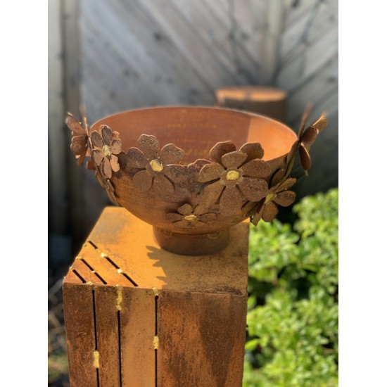 Pflanzgefäße + Schalen + Kronen Halbkugel Pflanzschale mit Goldblüten am Rand - 40 cm Durchmesser - Serie Blütentraum 
Halbkuge