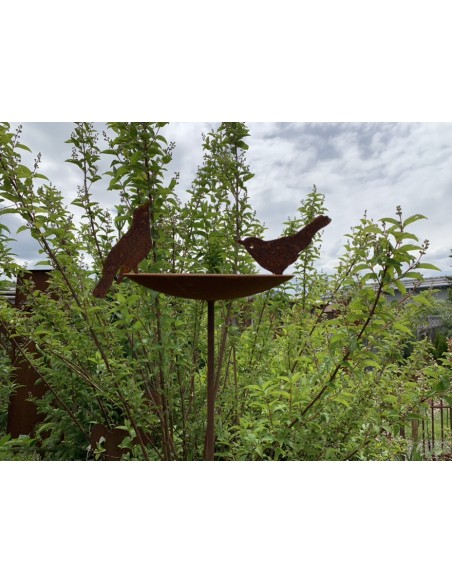 Vogeltränke Metall Vogeltränke Gartenstecker mit 2 Vögeln - 140 cm hoch 


Breite 30 cm
Tiefe 20 cm (Durchmesser Teller 20 c