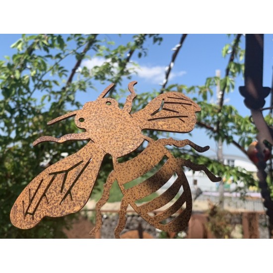 Käfer - Biene und Co als Gartendeko Figuren XL Deko Biene gebogen Metall - 20 cm breit 
Breite 20 cm
Länge 13 cm
Diese Biene 