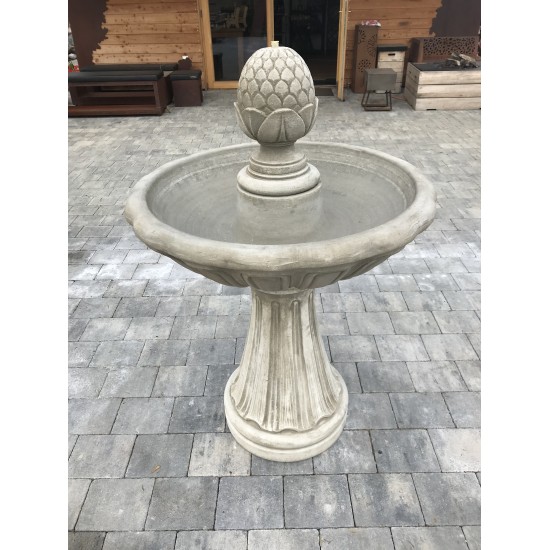 Brunnen und Wasserspiele Brunnen C mit Pinienzapfen Brunnen
mit Ornament und Pinienzapfen
inkl. Pumpe