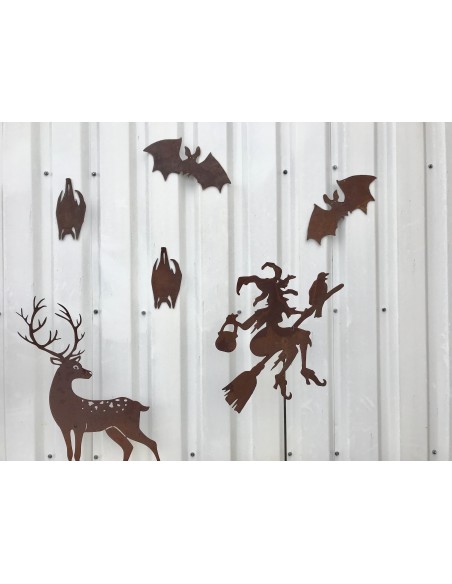 Hexen, Elfen, Drachen und Mystisches Gartenstecker Hexe Waltraud mit Rabe und Kessel 60 cm - Stab 120 cm 
Da fliegt unsere Walt