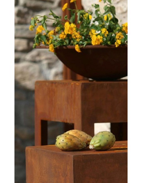 Gartendeko Rost Edelrost Gartentisch aus 2 mm Stahl, Höhe 100 cm - Grundfläche 35 x 35 cm 
Tischfläche 35 x 35 cm
Höhe 100 cm