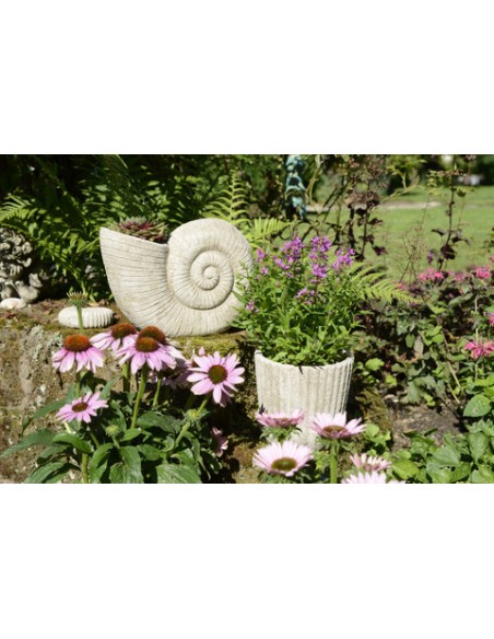 Gartendeko Blumentopf - Amourie - Sandstein - Ø 21 cm 
Durchmesser 21 cm
Tiefe 20 cm
