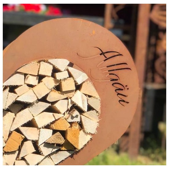 Kaminholzregale und Herzen Mittleres Herz Kaminholzregal - Mit Aufschrift Allgäu - Höhe 72 cm Kaminholzregal in Herzform mit Auf