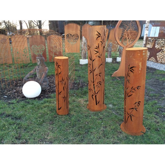 runde Rostsäulen Bambus Säule rund - Höhe 100 cm, rund Ø 22 cm Höhe 100 cm
Ø 22 cm
unten offen, kann mit einem Strahler in Szene