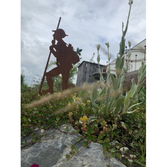 Gartendeko Rost Dekofigur Wanderer - Toni - Bergsteiger Rost Metall Höhe 50 cm 
Höhe 50


Breite 30 cm

