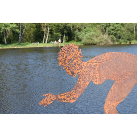Gartenteich Berta Edelrost Badefigur 95 cm hoch auf Platte Die