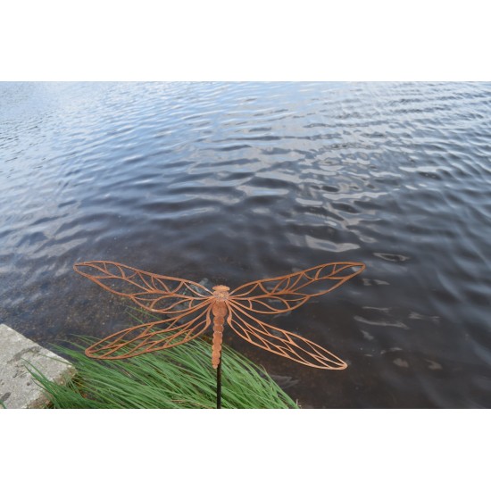 Fliegende Perspektive Libelle Gartenstecker