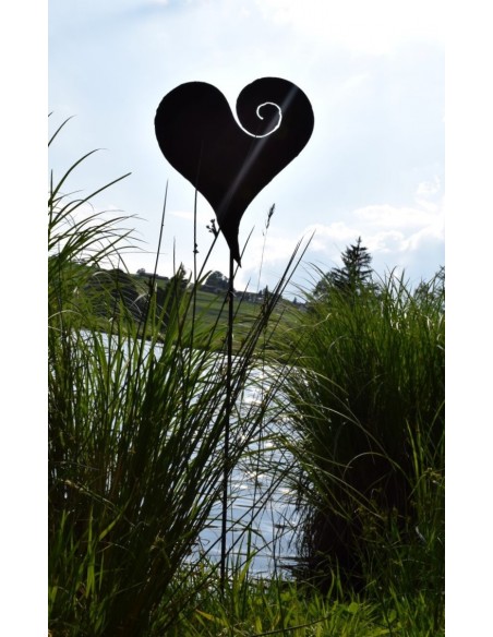 Gartenstecker Herz Herz Curl Stecker Höhe 18 cm - Stab 60 cm 
Höhe vom Herz 18 cm 
Gesamthöhe incl Stab 60 cm
 Gartenstecker Herz Herz Curl Stecker Höhe 18 cm - Stab 60 cm 
Höhe vom Herz 18 cm 
Gesamthöhe incl Stab 60 cm