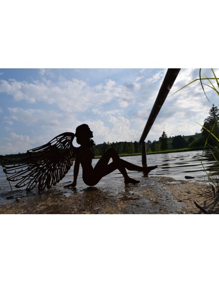 Engelfiguren kaufen und Engel Bastel-Ideen XXL Rostengel sitzend mit doppelten Flügeln - Breite 120 cm 
Offen
Höhe 55 cm
Läng