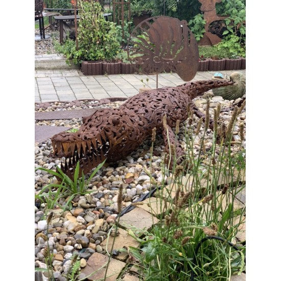 Start Gartenfigur Krokodil lebensgroß aus Metall - 128 cm 
Länge 128 cm
Breite 35 cm
Höhe 25 cm
