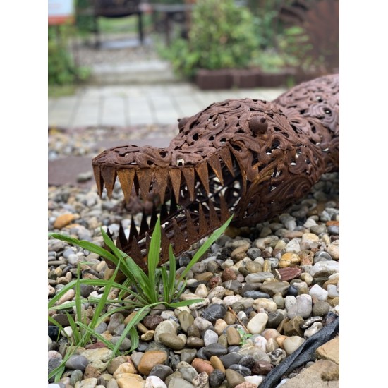 Start Gartenfigur Krokodil lebensgroß aus Metall - 128 cm 
Länge 128 cm
Breite 35 cm
Höhe 25 cm
