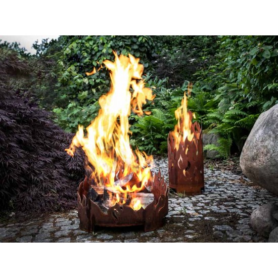 Fuoco - Flammen Feuerschale - breit - Durchmesser 55 cm 
„Fuoco“ Feuerstelle aus 3mm Stahl
Höhe 53 cm
Durchmesse