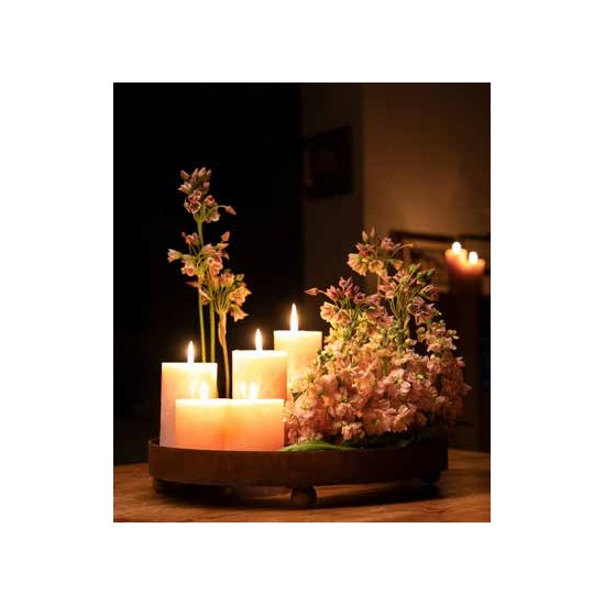 Schwerer Kerzenleuchter-Ring auf Kugeln 
Natürlich ist dieser Ring nicht nur für Kerzendekos gedacht, sondern ist auch fü