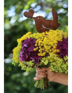 Vogel Deko Vögelchen mit Herz im Schnabel als Gartenstecker - klein 37 cm Gesamthöhe Dieser kleine Gartenstecker mit einem süßen 2