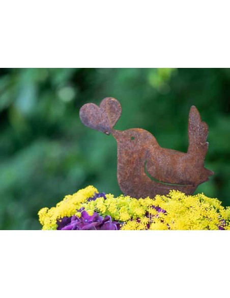 Vögelchen mit Herz im Schnabel als Gartenstecker - klein 
Höhe 12 cm
Breite 10 cm
Stablänge 25 cm