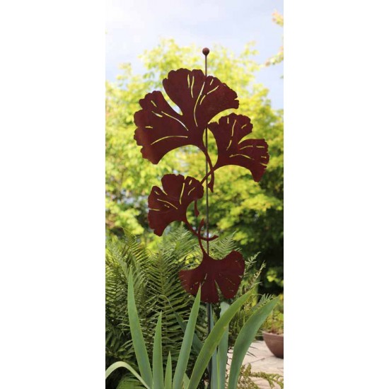 Beliebte Gartendeko aus Edelrost - Ginkgo Blätter auf einem Stab - Dekorationen für den Garten