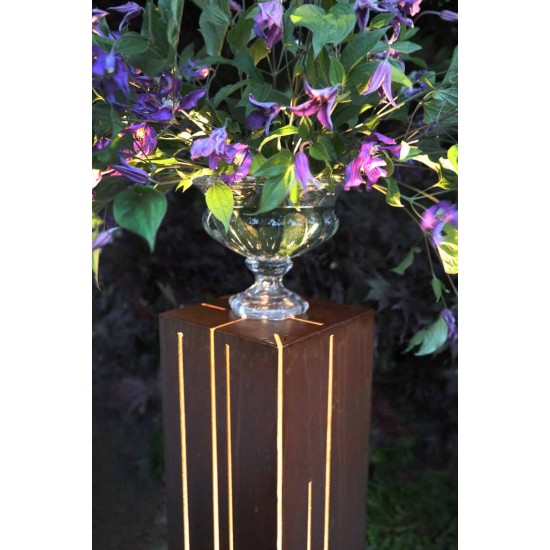 Skylight - klein 
Höhe 100 cm
Grundfläche 20x20 cm
Platte 29x29 cm