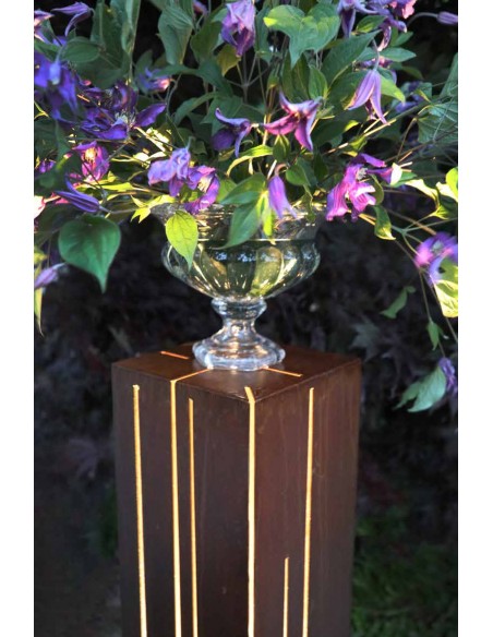 Skylight - groß 
Höhe 120 cm
Grundfläche 24x24 cm
Platte 30x30 cm