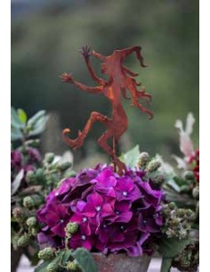 Tanzende junge Hexe als Gartenstecker 
Halloween Deko aus Metall