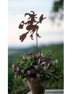 Hexe Waltraud als Gartenstecker - fliegende Hexe mit Kessel und Rabe - Deko zu Halloween