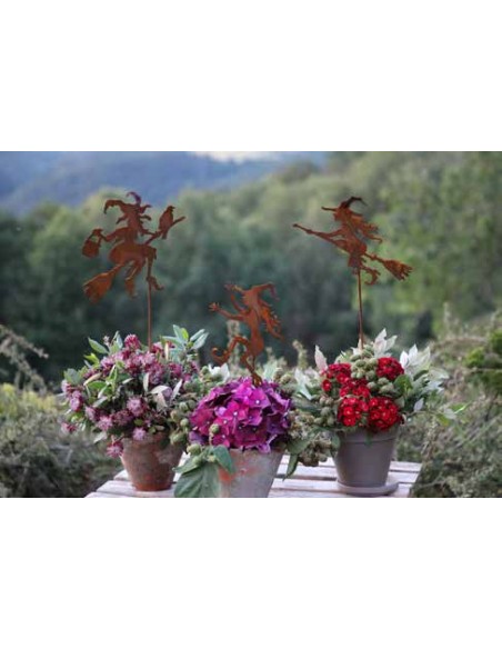 Halloween Topfdeko mit Hexen und Blumen - Kürbisse und Kerzen