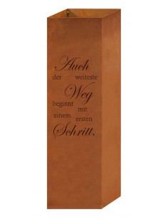 Rostige Pflanzsäule mit Spruch - Auch der weiteste Weg beginnt mit dem ersten Schritt
