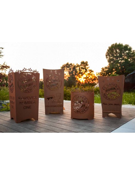 Start FC Bayern Feuerkorb eckig - Mia san mia 


Extra Coole Feuerstelle mit FC Bayern Logo und Text " Mia san mia "
Höhe 70