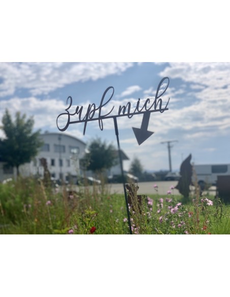 Gartenstecker Schriftzug - Zupf mich - mit Hülse - Höhe 25 cm Deko für Blumenwiese "Zupf mich" mit Hülse für Eisenstangen oder H