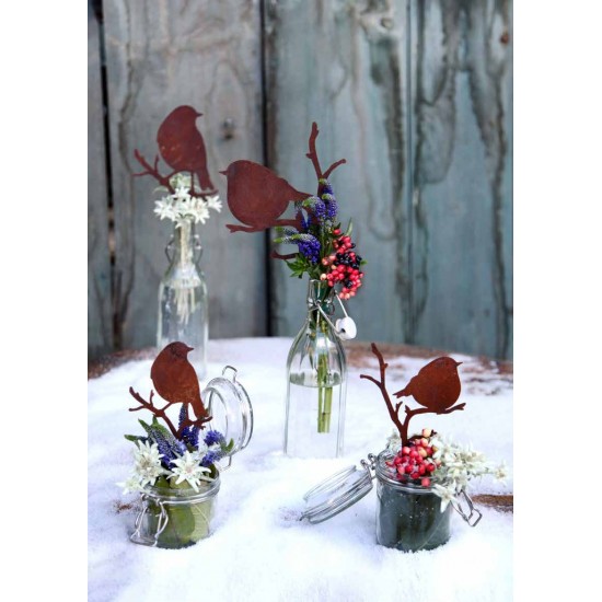 Start Deko Vögelchen auf Ast - nach hinten schauend- Höhe 24 cm zum Stecken 
Süßes deko Vögelchen mit kurzem Stecker ist ideal 