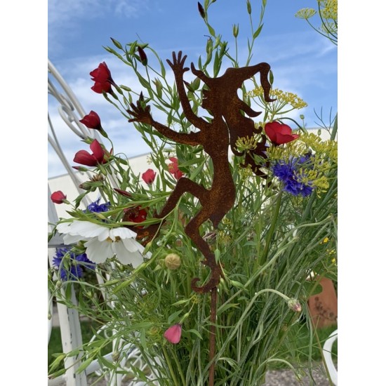 Hexen, Elfen, Drachen und Mystisches Tanzende junge Hexe als Gartenstecker - mini - Höhe 18 cm Eine junge tanzende Hexe als Beet