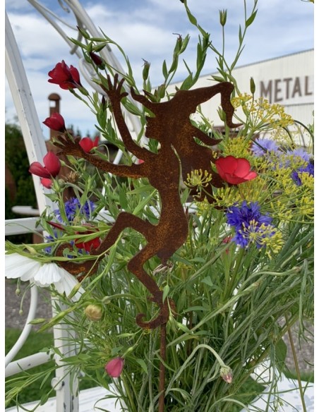 Hexen, Elfen, Drachen und Mystisches Tanzende junge Hexe als Gartenstecker - mini - Höhe 18 cm Eine junge tanzende Hexe als Beet