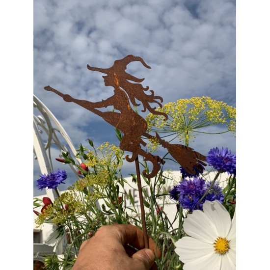 Hexen, Elfen, Drachen und Mystisches Fliegende Hexe als Gartenstecker - mini - Höhe 18 cm Die fliegende Hexe ohne Kessel fliegt 
