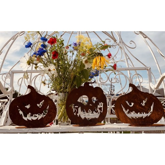 Herbstdeko Halloween Kürbis - A 21x21 cm Kürbiskopf aus Edelrost auf einer Standplatte zum beschmücken für Deine Herbstdeko. Die