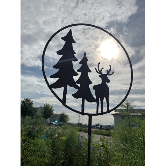 Weihnachtsdeko Hirsch mit Tannen im Ring - mit Rohr als Steckverbindung - Ø 40 cm Ein Hirsch mit Tannen passt einfach perfekt in