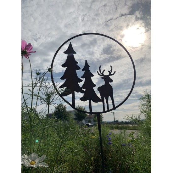 Weihnachtsdeko Hirsch mit Tannen im Ring - mit Rohr als Steckverbindung - Ø 40 cm Ein Hirsch mit Tannen passt einfach perfekt in