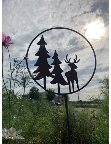 Weihnachtsdeko Hirsch mit Tannen im Ring - mit Rohr als Steckverbindung - Ø 40 cm Ein Hirsch mit Tannen passt einfach perfekt in