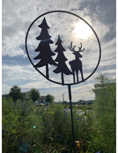 Weihnachtsdeko Hirsch mit Tannen im Ring - mit Rohr als Steckverbindung - Ø 40 cm Ein Hirsch mit Tannen passt einfach perfekt in