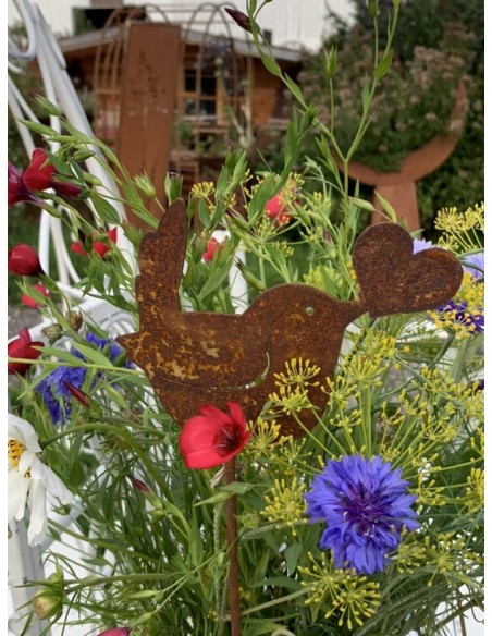Vogel Deko Vögelchen mit Herz im Schnabel als Gartenstecker - klein 37 cm Gesamthöhe Dieser kleine Gartenstecker mit einem süßen