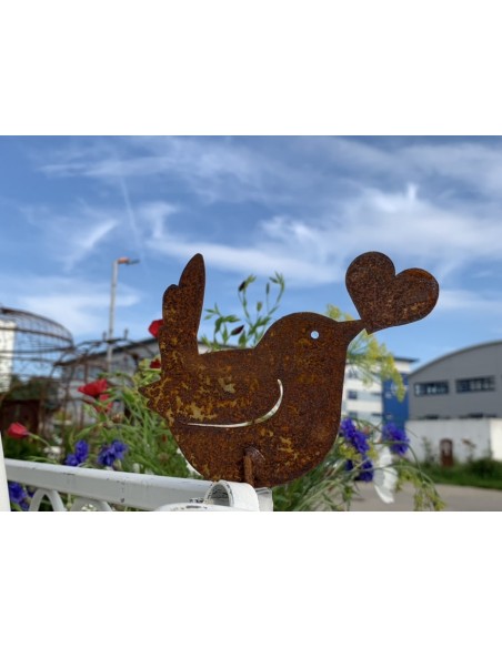 Vogel Deko Vögelchen mit Herz im Schnabel als Gartenstecker - klein 37 cm Gesamthöhe Dieser kleine Gartenstecker mit einem süßen
