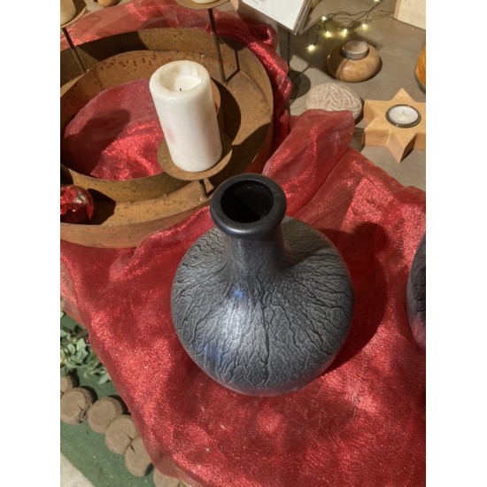 Start Flaschenvase sofia - Höhe 26 cm Flaschenvase aus dickem Glas mit einem sehr schönen Farbverlauf in grau/schwarz.

Höhe 3