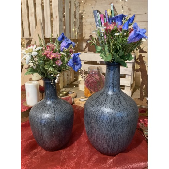 Start Flaschenvase sofia Höhe 30 cm Flaschenvase aus dickem Glas in Anthrazit (matt) für Blumen.

Höhe 25 cm
Breite 15 cm
Öf