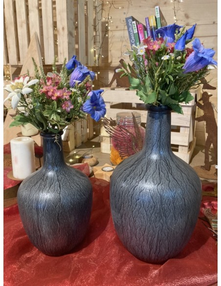 Start Flaschenvase sofia Höhe 30 cm Flaschenvase aus dickem Glas in Anthrazit (matt) für Blumen.

Höhe 25 cm
Breite 15 cm
Öf