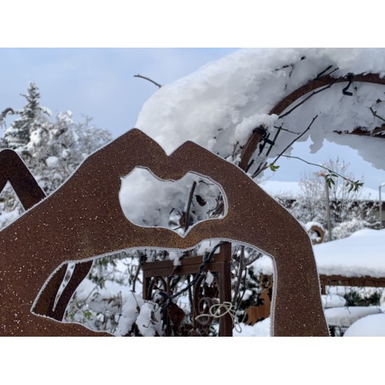 Hände bilden ein Herz - Metallfigur